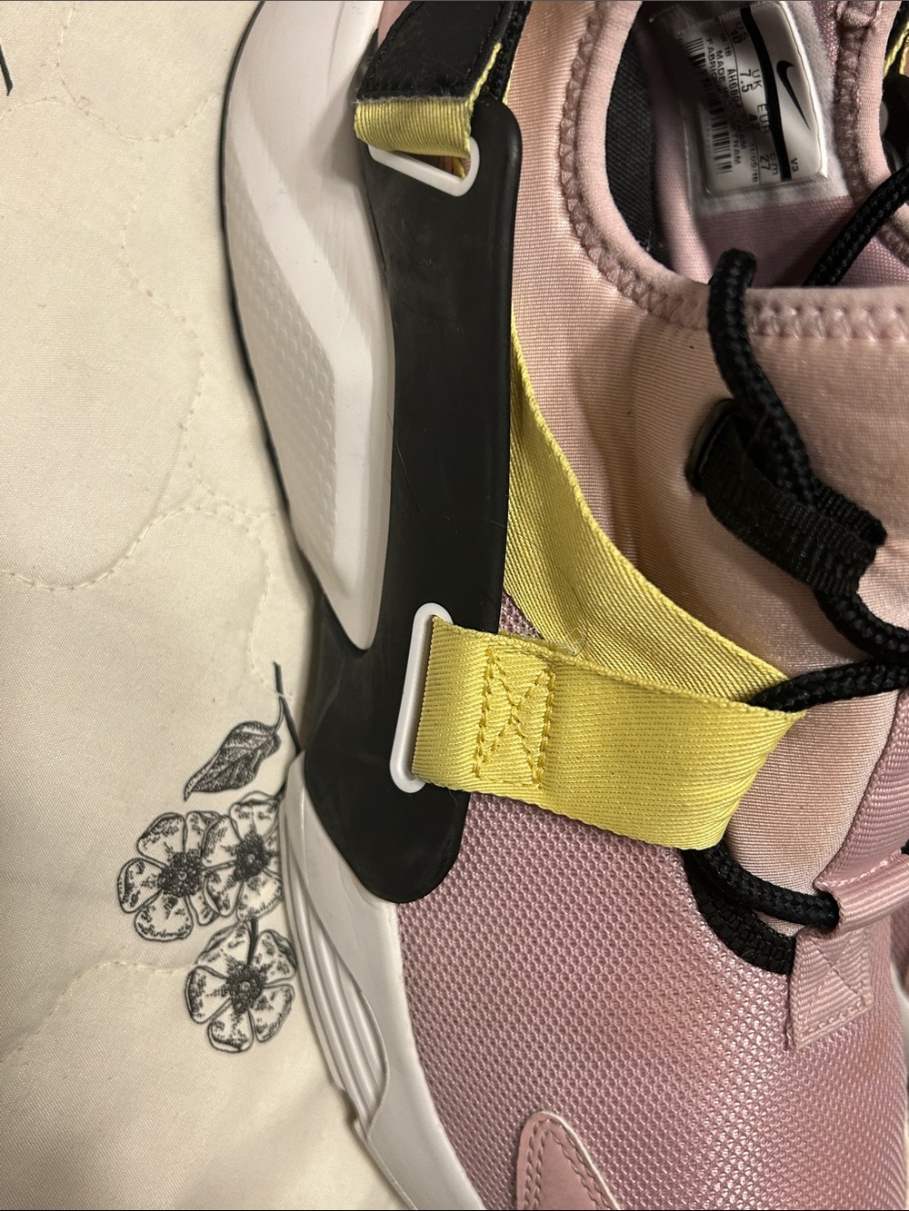 Nike Air Huarache city low plum chalk size 10 GUC - Picture 14 of 16